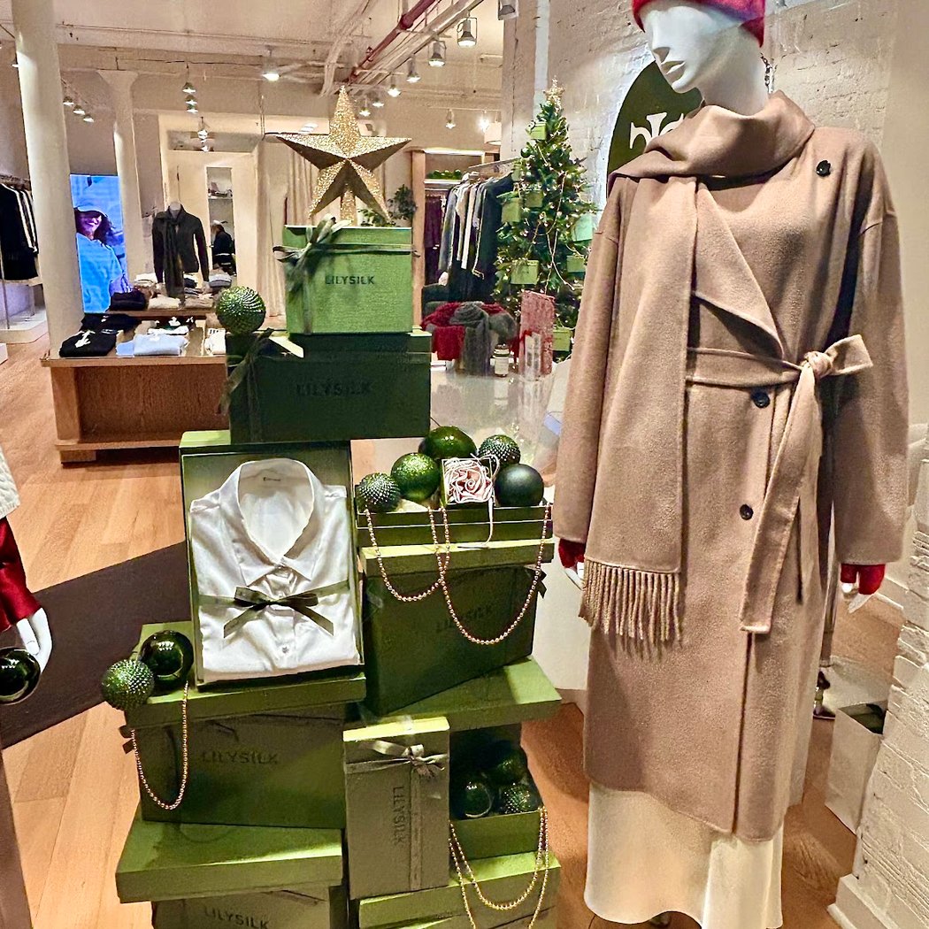 Holiday Treats at LILYSILK 1