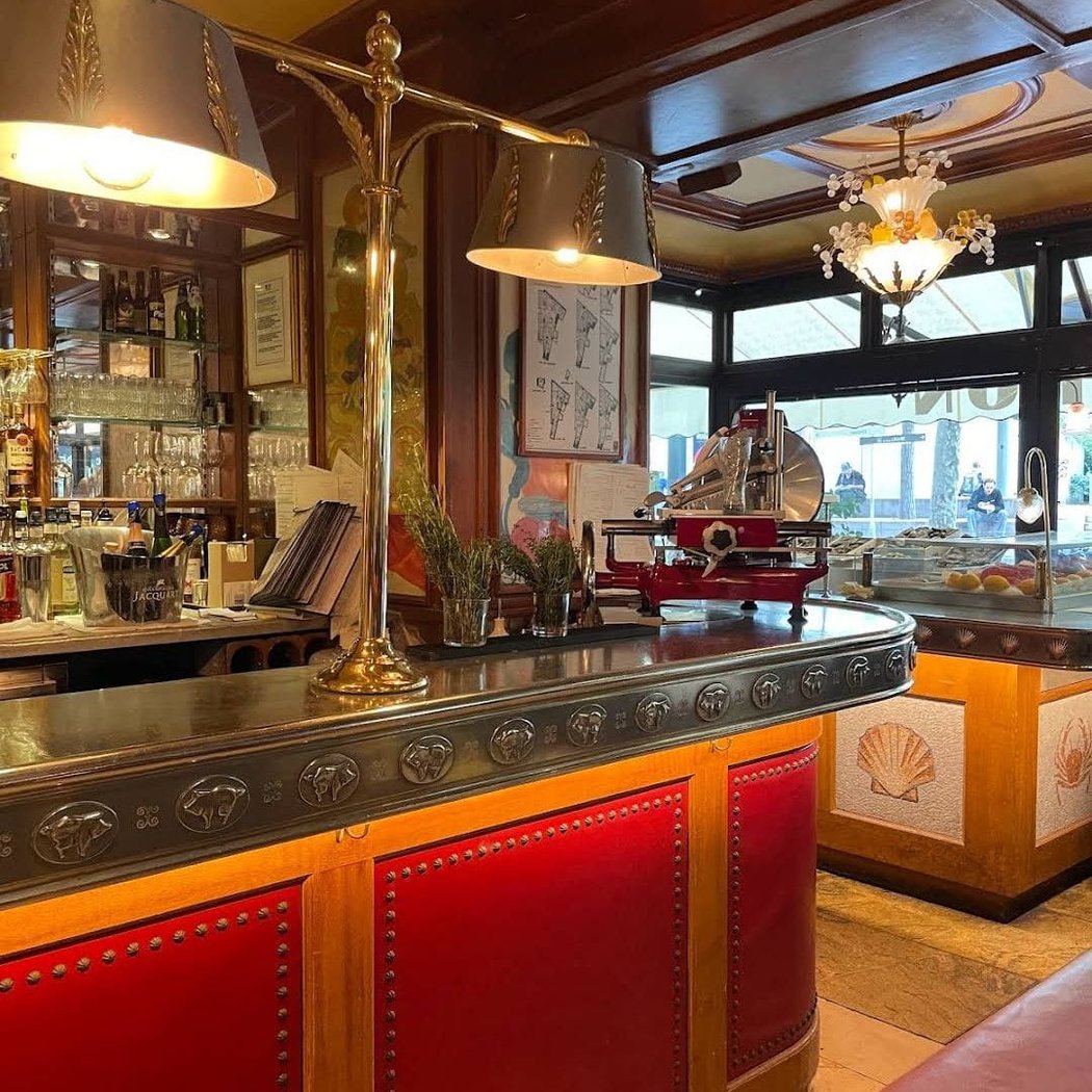 The France - Restaurant 2