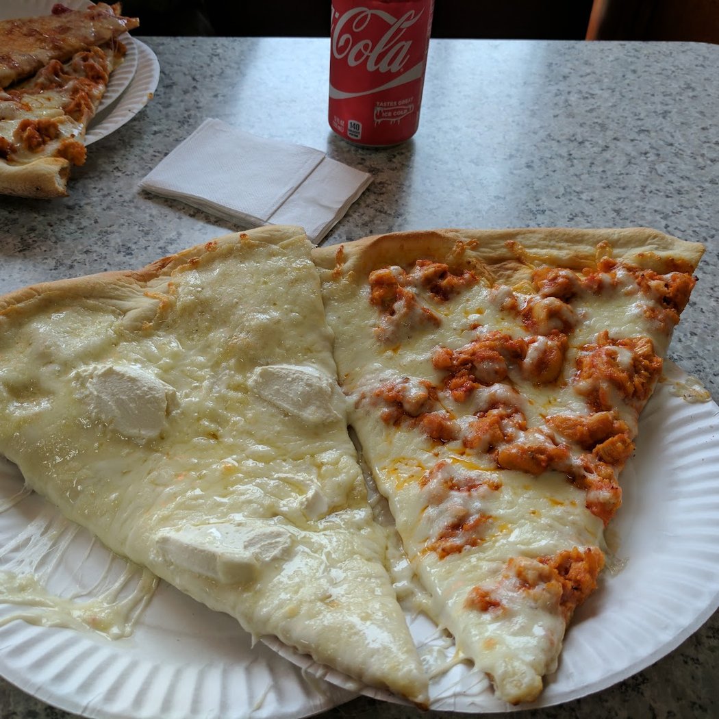 Gigi's Pizzeria - Whitestone 3
