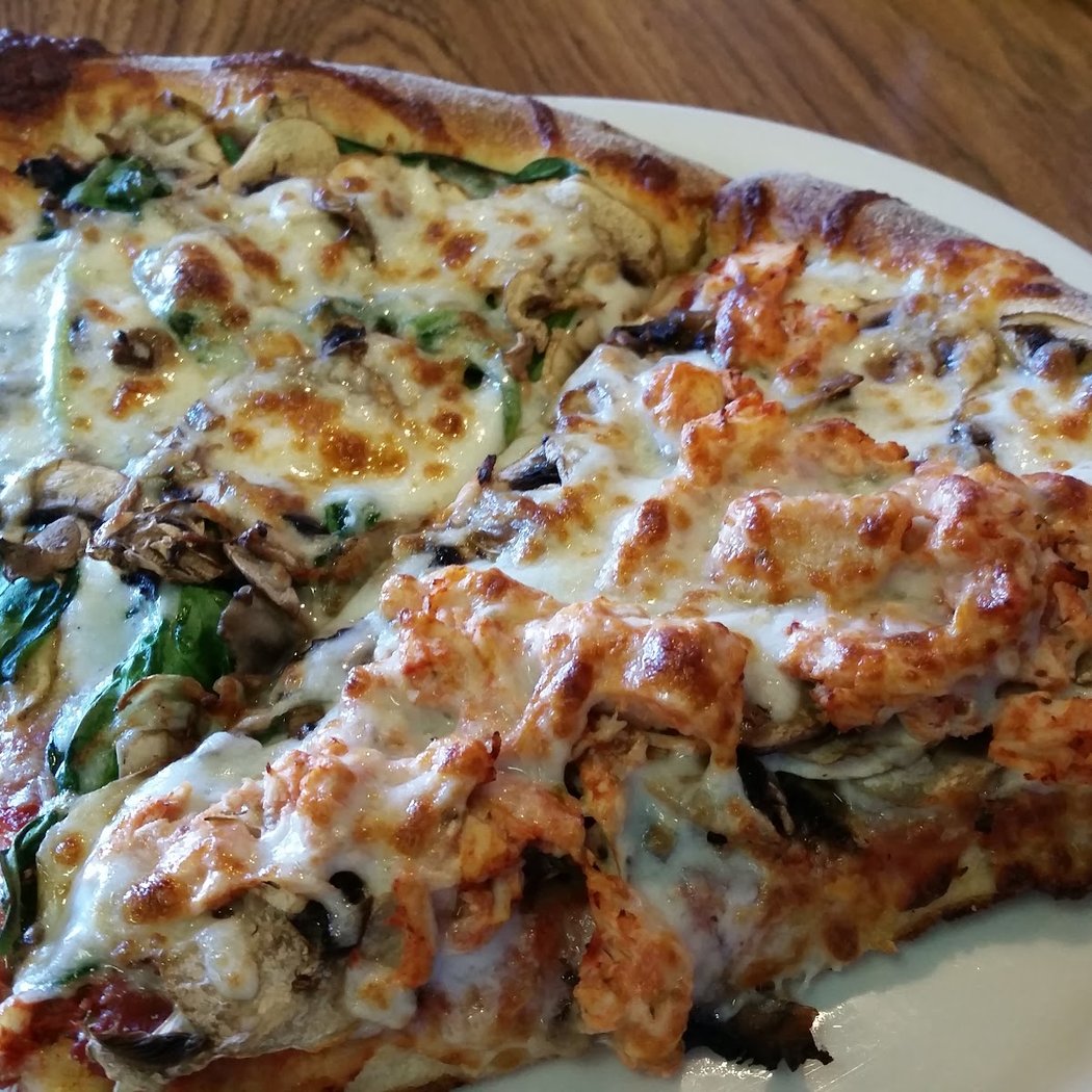 Seniore's Pizza 1