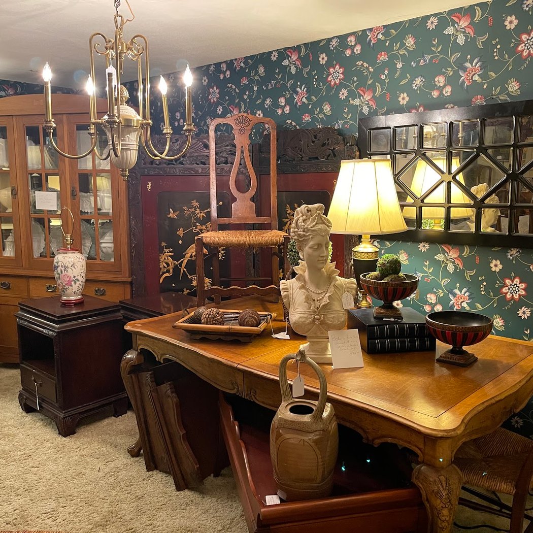 Mad Hatter Antiques 1