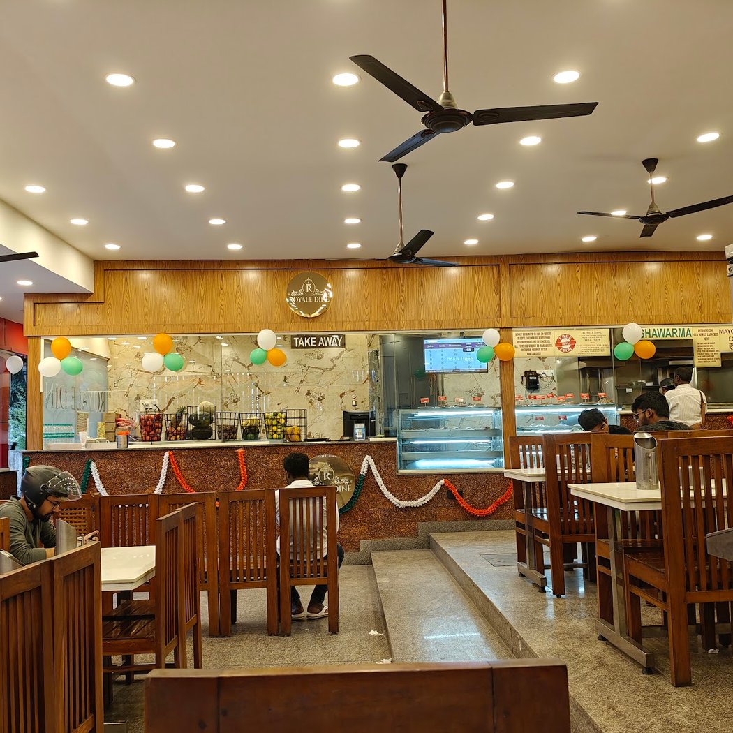 Royale Dine 3