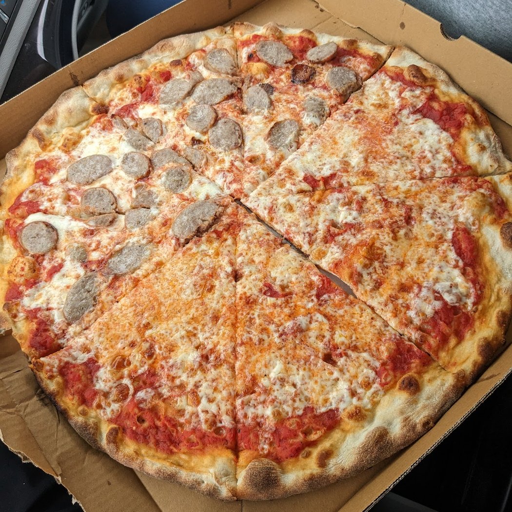 Hooks Pizza Parlor & Kitchen 3