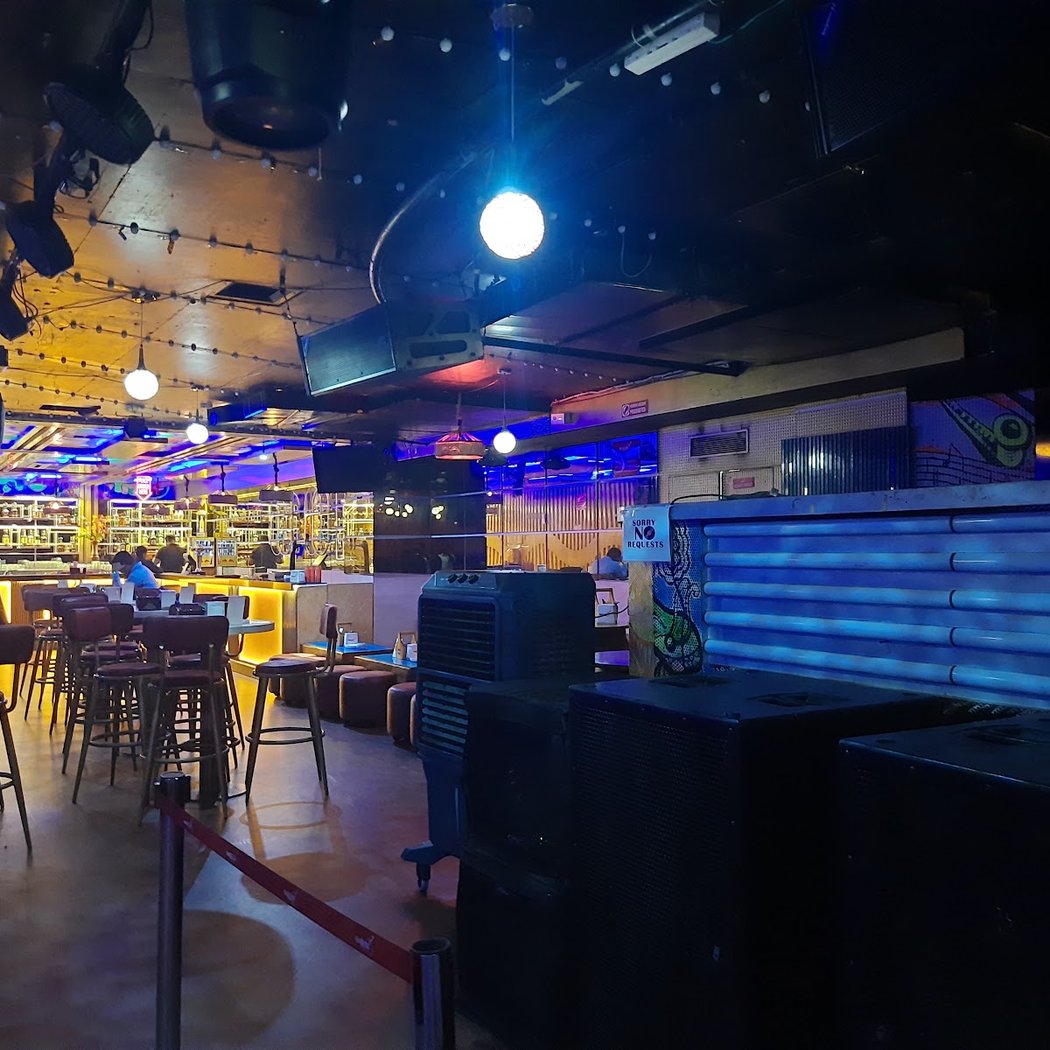 Nolimmits Lounge & Club 3