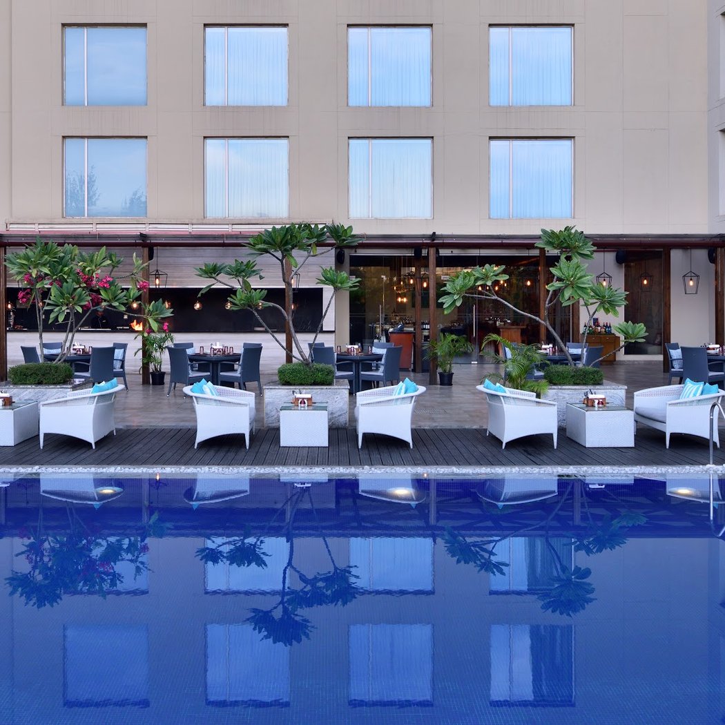 BG's Poolside Bar & Grill 3
