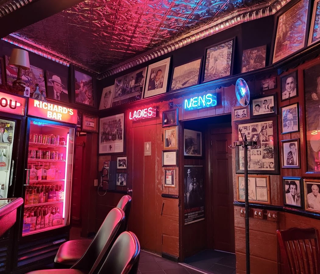 Richard's Bar 3