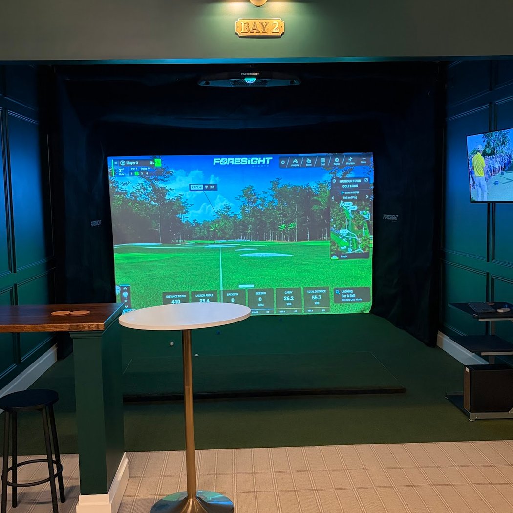 The Willows Golf Lounge 2