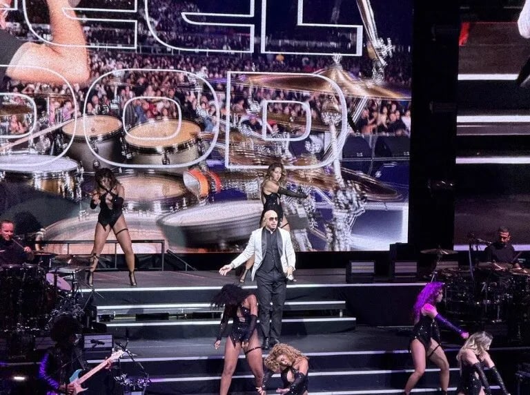 Pitbull: I'm Back Tour 3