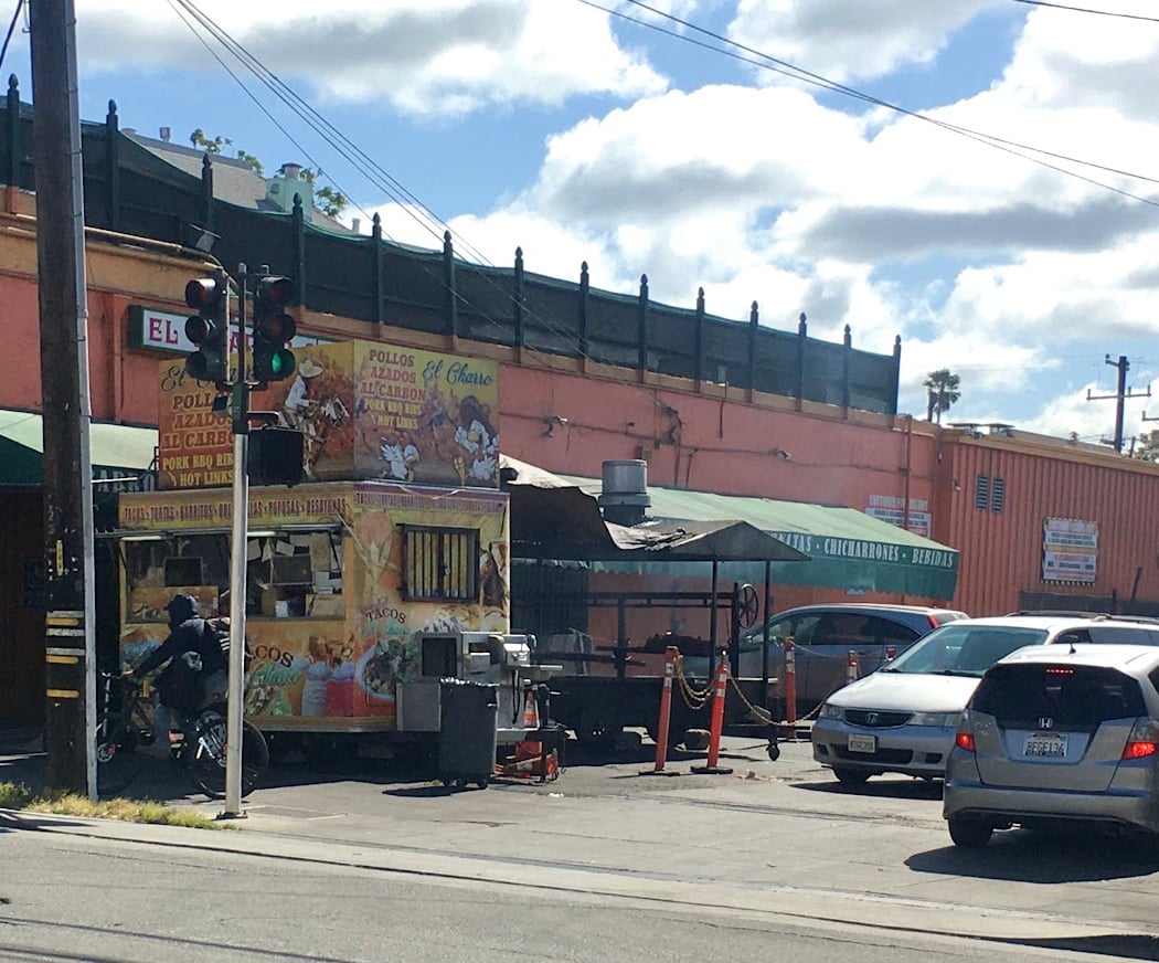 El Charro Super Mercado 2