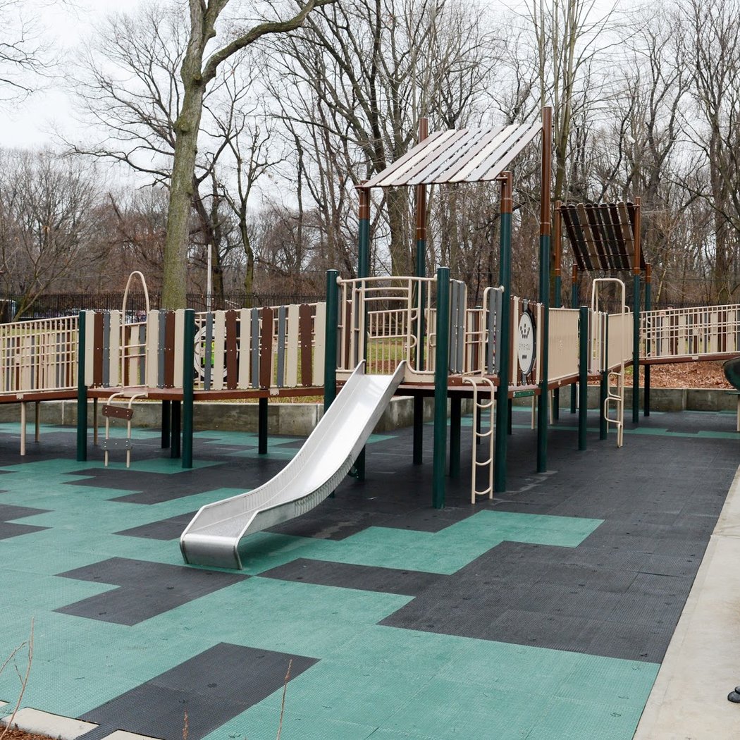 DeVoy Playground 2