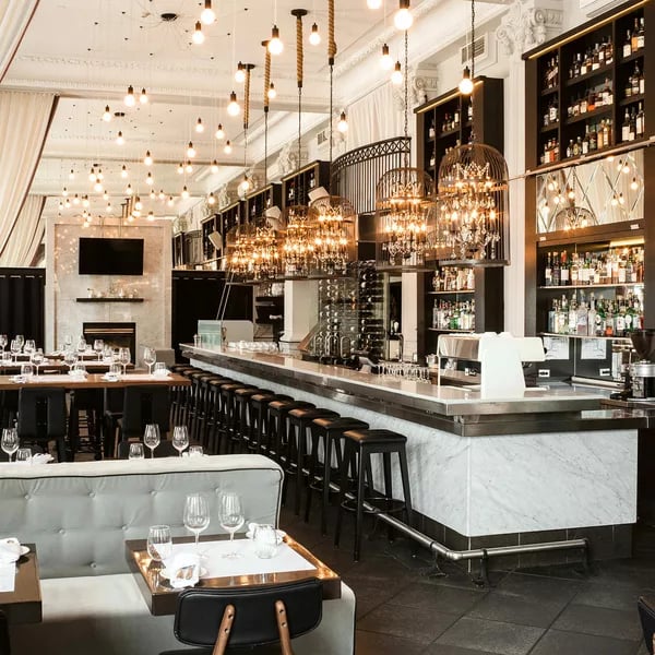 Brasserie 701 2