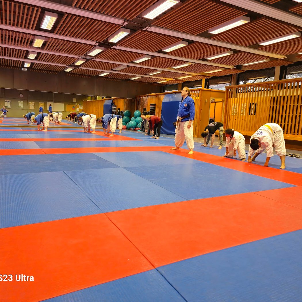 Léo Lagrange sports complex 4