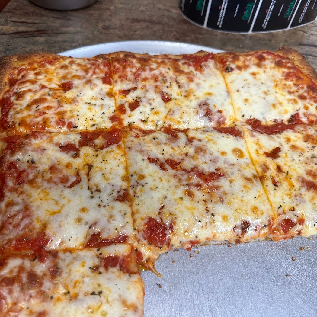 Freddy's Pizzeria. 3