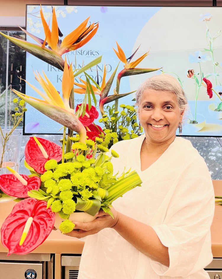 The Way of Flowers Ikebana-Inspired Flower Arrangement Experience 2