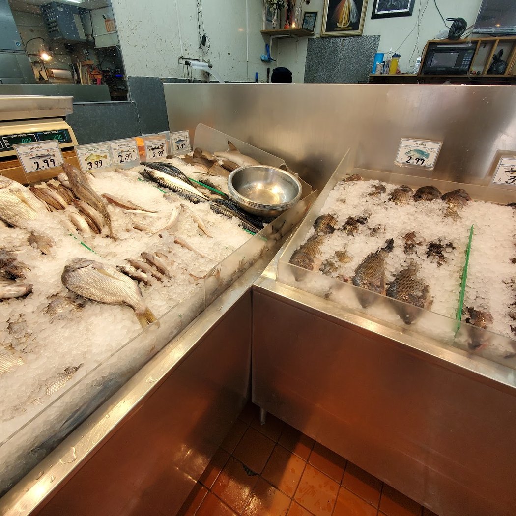 Rho's Fish Market 3