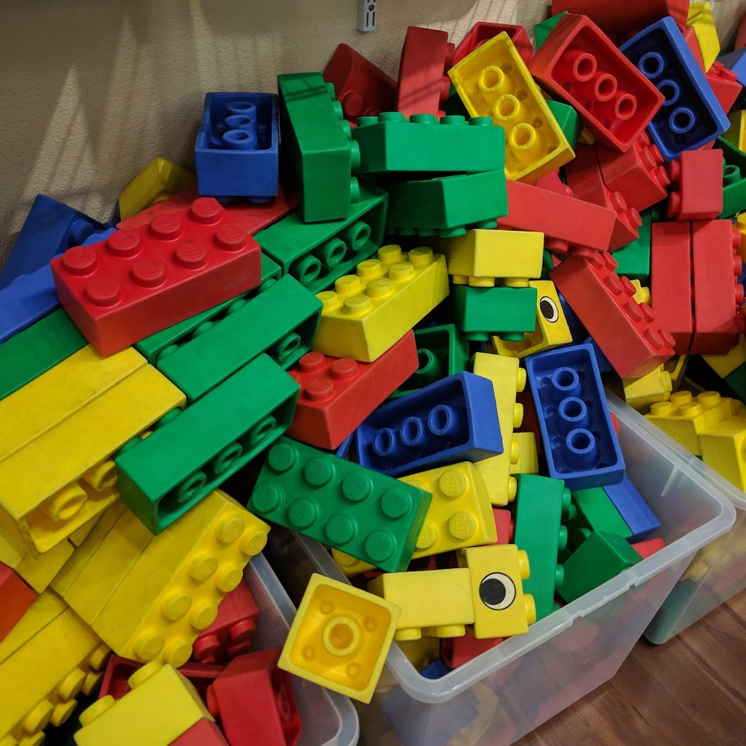 Drop-in Lego Play 1