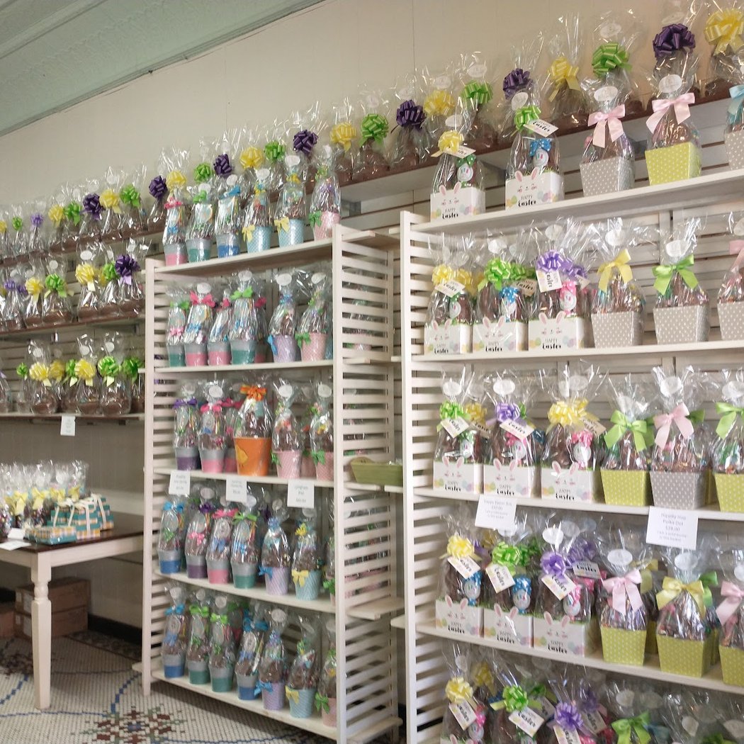 Lucas Candies 3