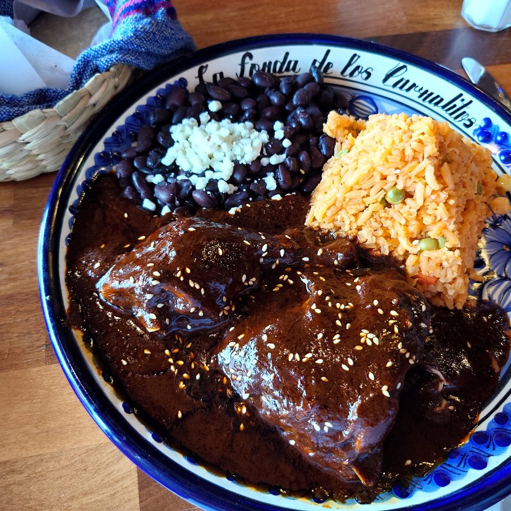 LA FONDA DE LOS CARNALITOS 1