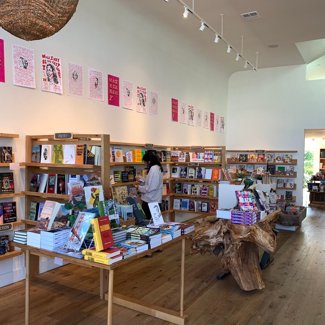 Black Bird Bookstore and Café 3
