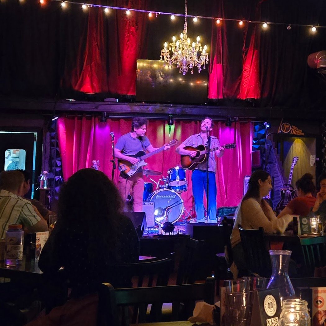 Brickhouse Bar & Grill 3