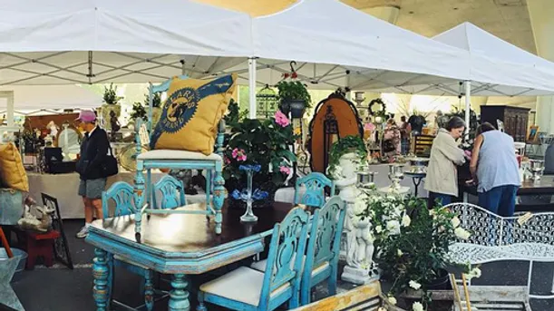 Niles Antique Faire & Flea Market