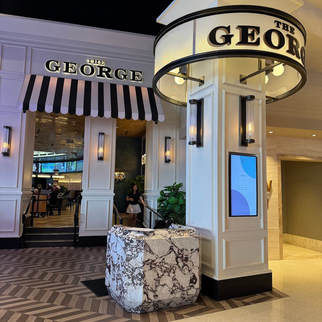 The George Sportsmen's Lounge 2