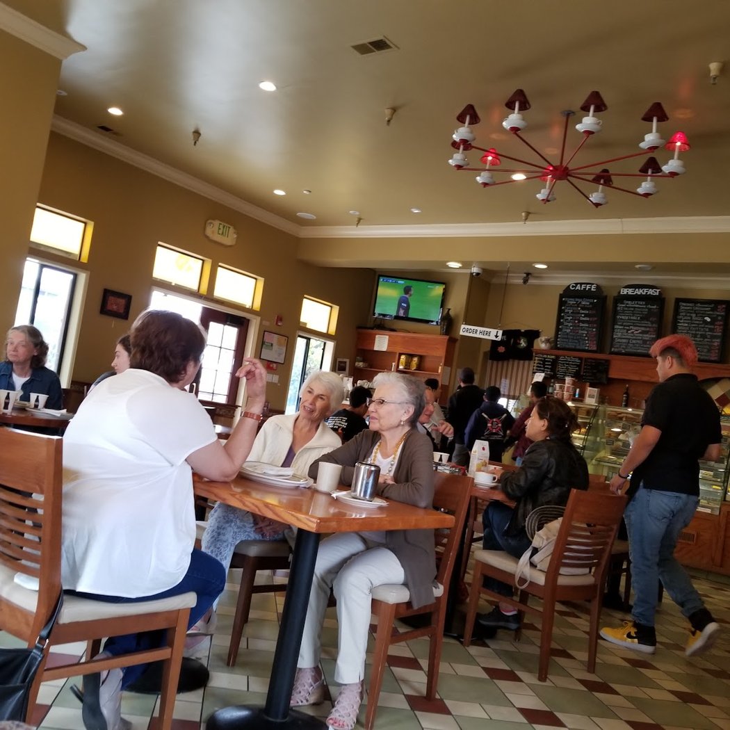 Shoppes at Harbor Village 3