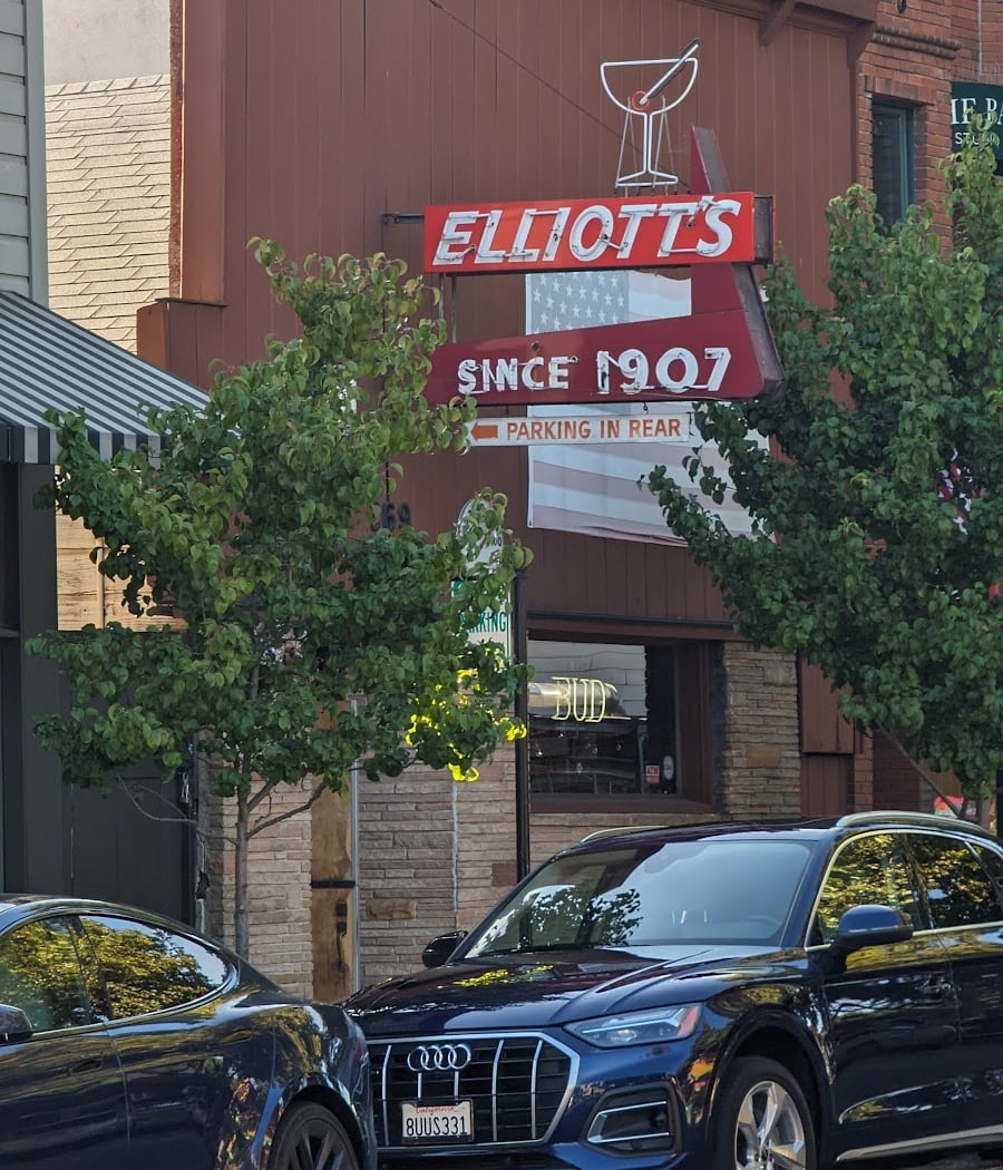 Elliott's 3