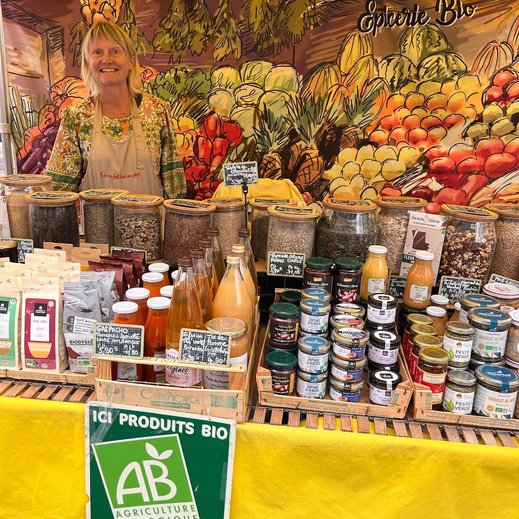 Marché du Champ de Mars 3
