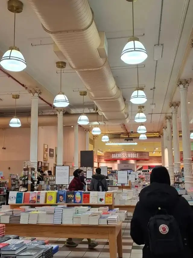 Barnes & Noble 5
