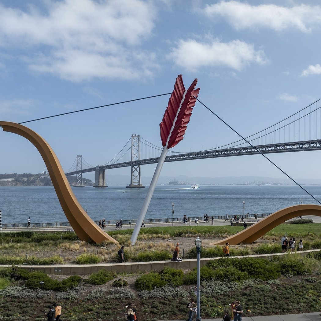Claes Oldenburg + Coosje van Bruggen: Thinking Big 1