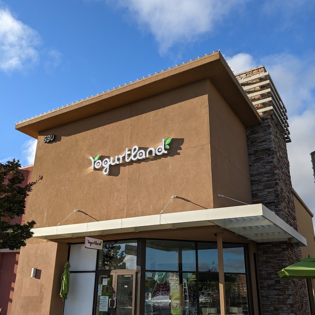 Yogurtland Petaluma 2
