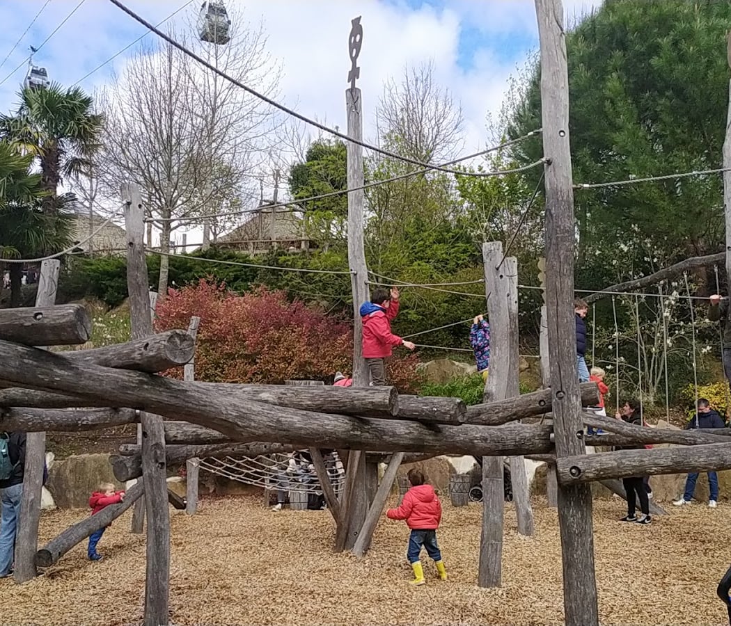 Aire de jeux • 4-8 ans 2