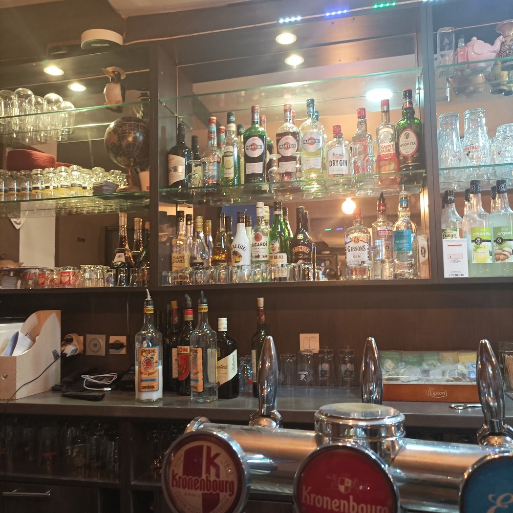 Bar de L Est 4