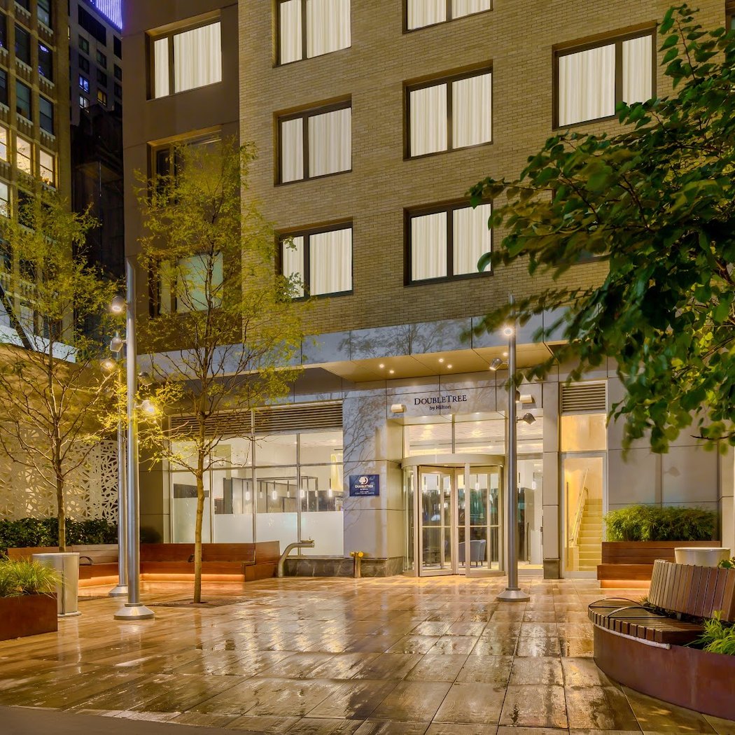 DoubleTree by Hilton New York Times Square South 2