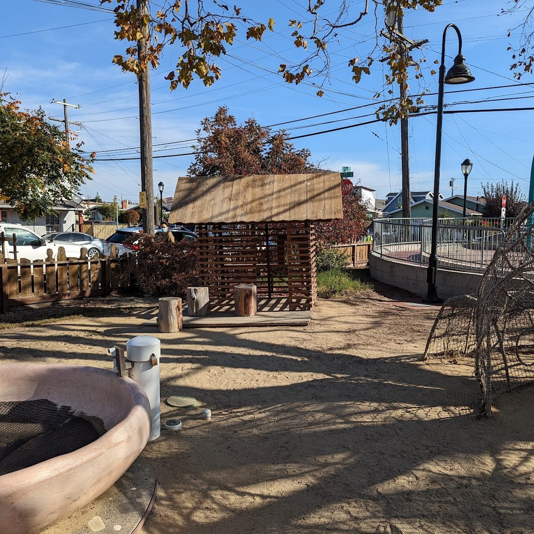 Pogo Park #1 - Elm Playlot 2
