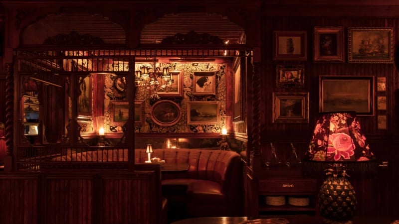 NOOKS AND CRANNIES-CHICAGO 1