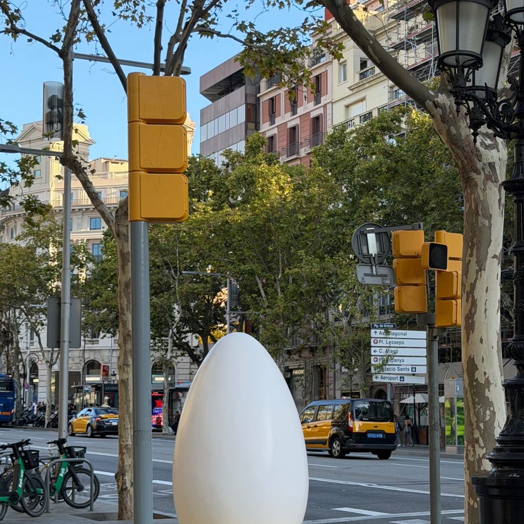 els tres ous de Dalí