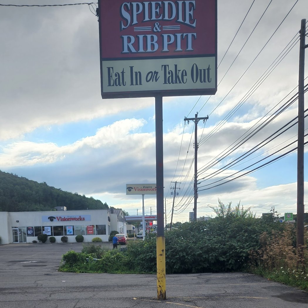 Spiedie & Rib Pit 2