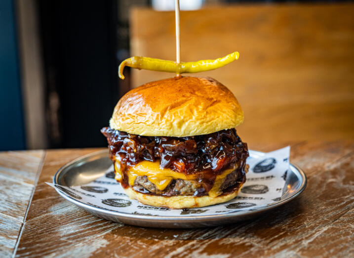 Nickel Burger Arenal 1