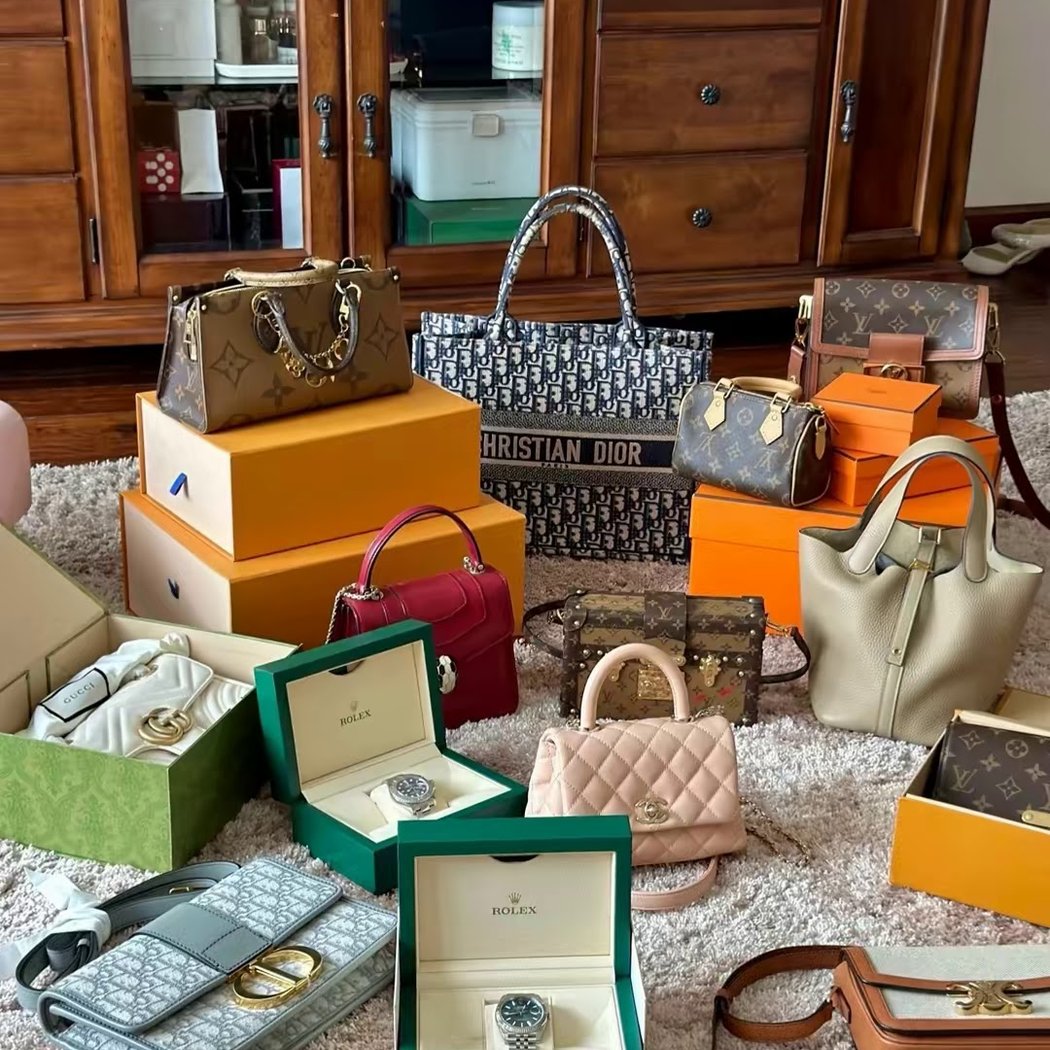 Luxury Market 1