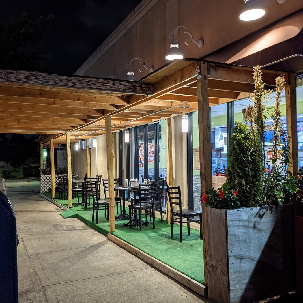 Regina's Pizzeria 2