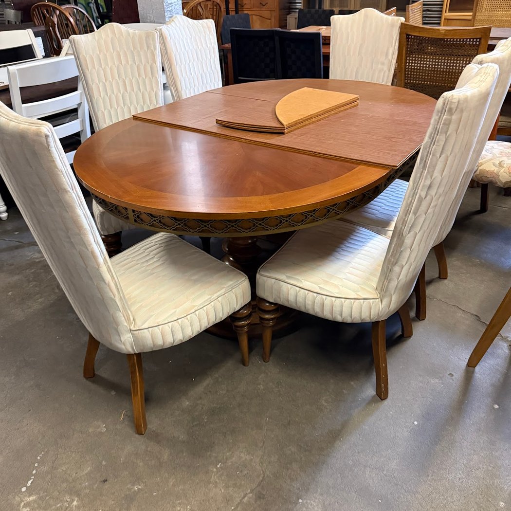 Poor Honey's Used Furniture 3
