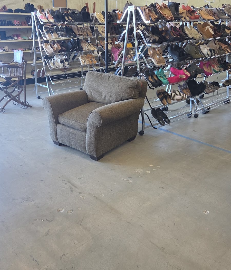 Redwood Gospel Missions- Super Thrift Store 3