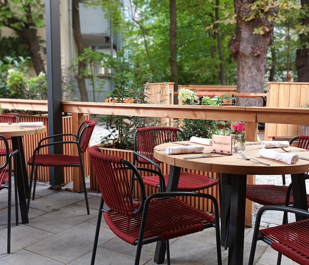Max Emanuel Brauerei - Wirtshaus und Biergarten 2
