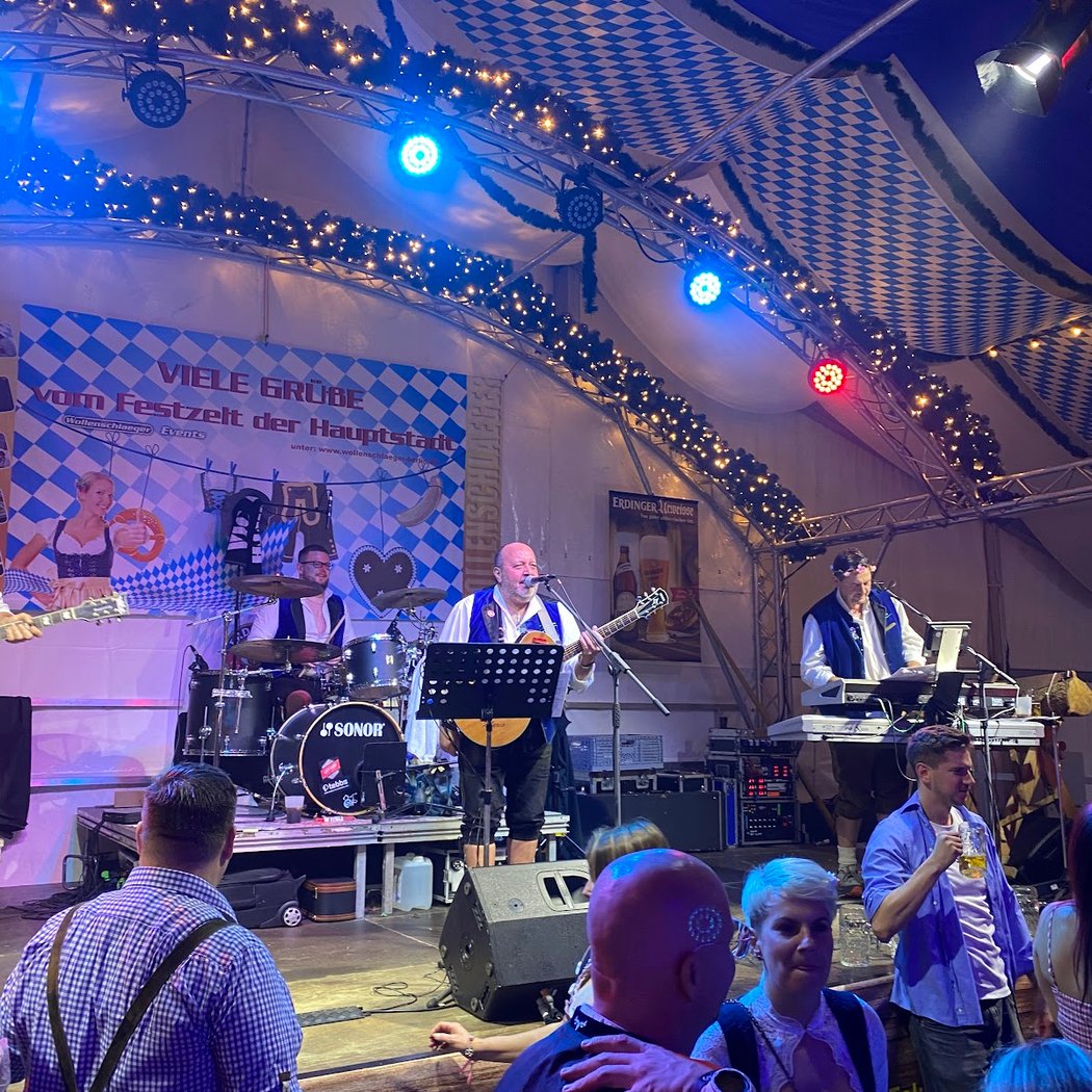 Oktoberfest im Festzelt 4