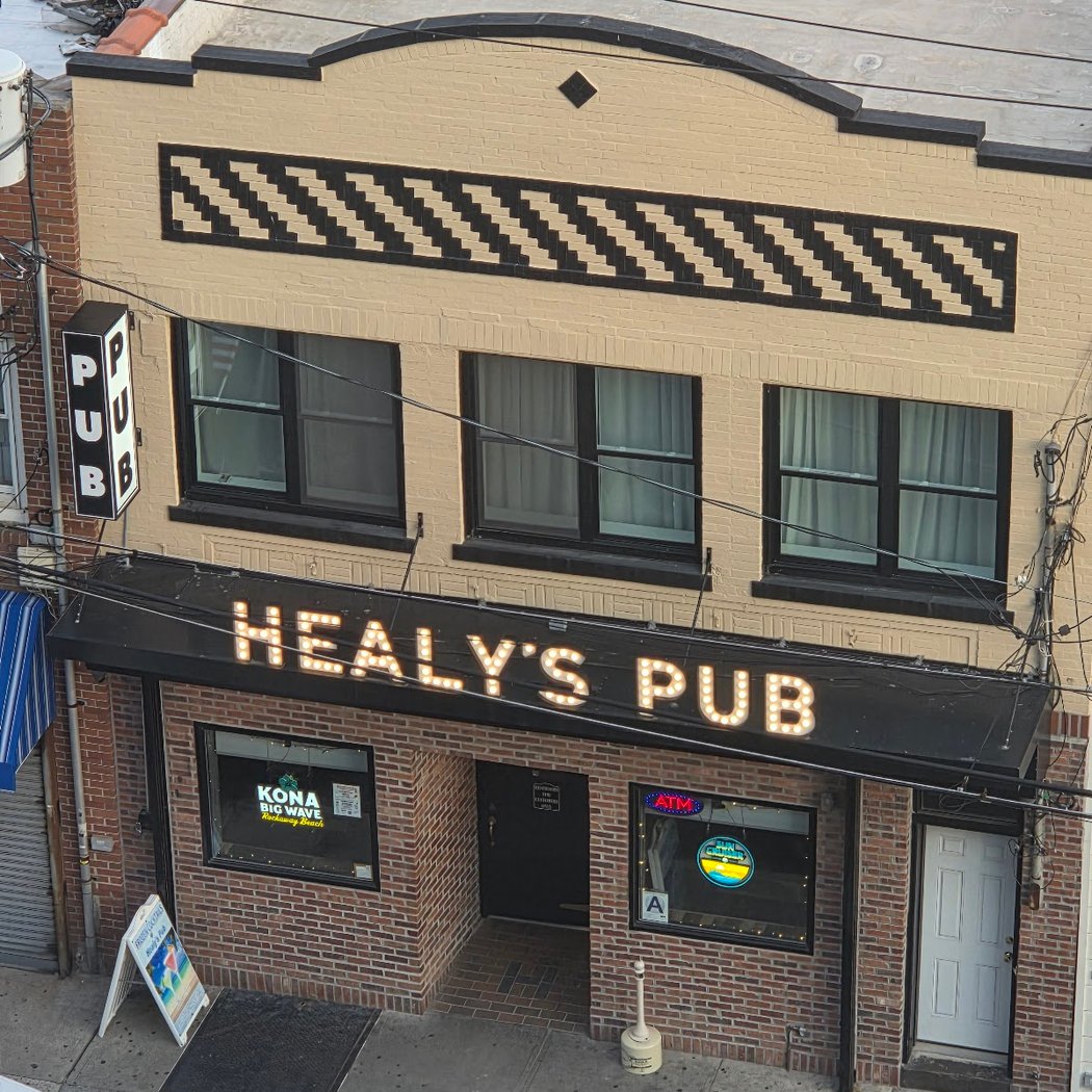 Healy's Pub 3
