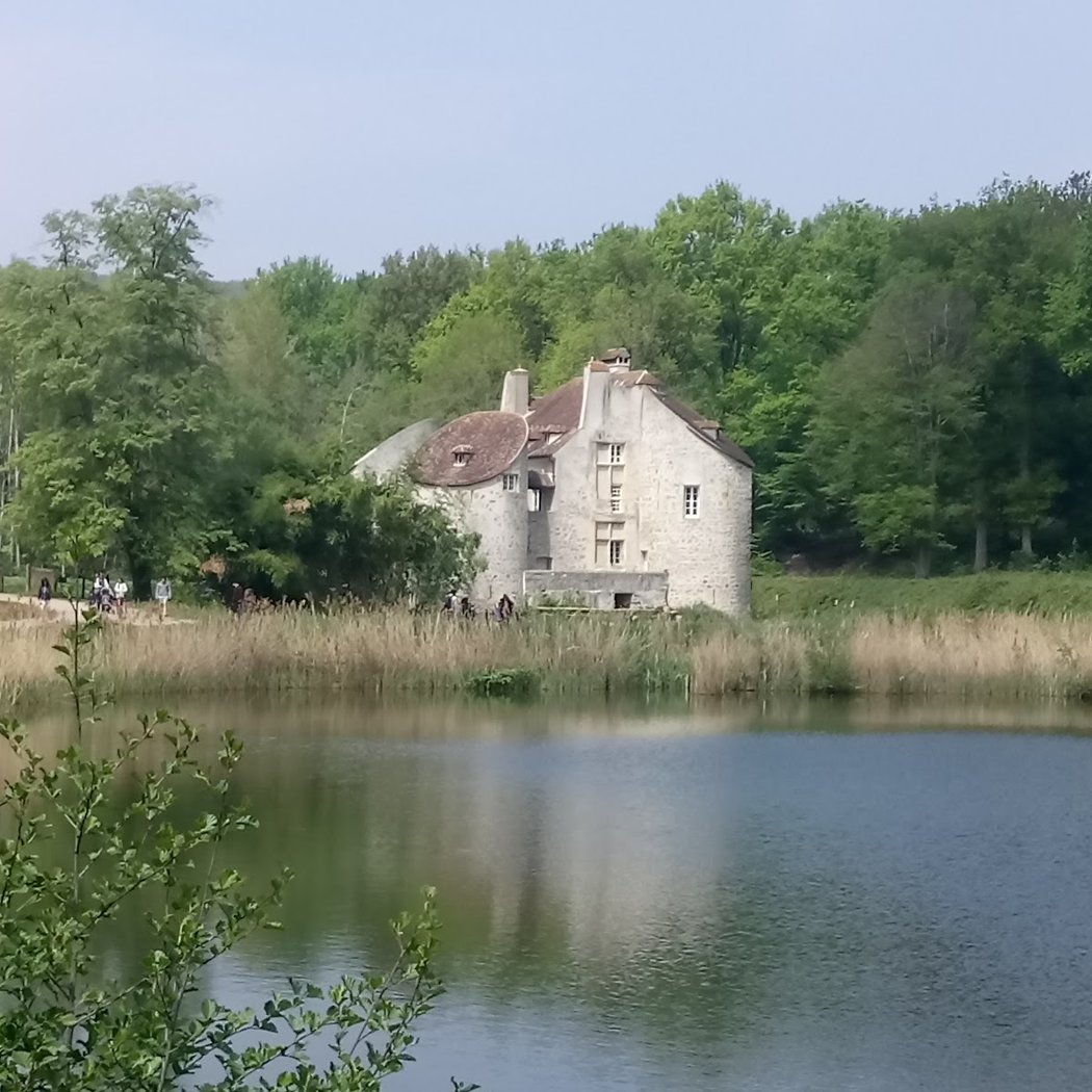 Château De La Chasse 2