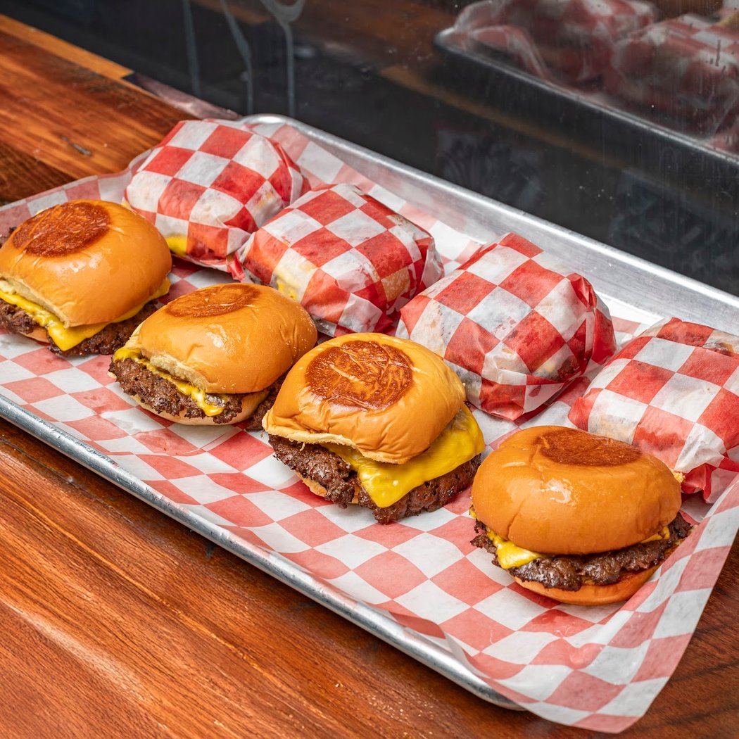 7th Street Burger Forest Hills 2