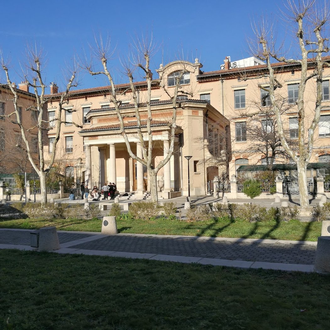 Aix-Marseille University 1